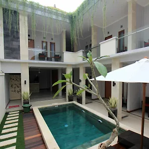 https://tom-guest-house.hotelsseminyak.net